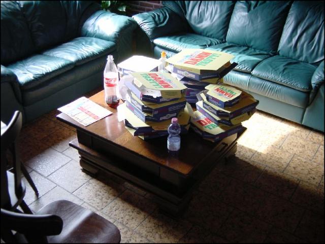 a_small_pile_of_pizzaboxes.jpg